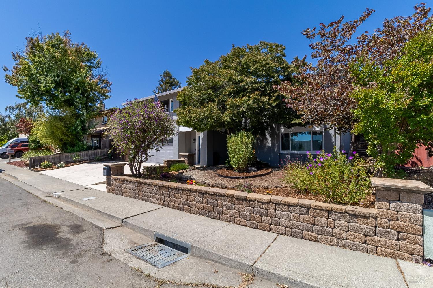 Detail Gallery Image 3 of 54 For 1229 Monte Vista Ct, Benicia,  CA 94510 - 4 Beds | 3 Baths