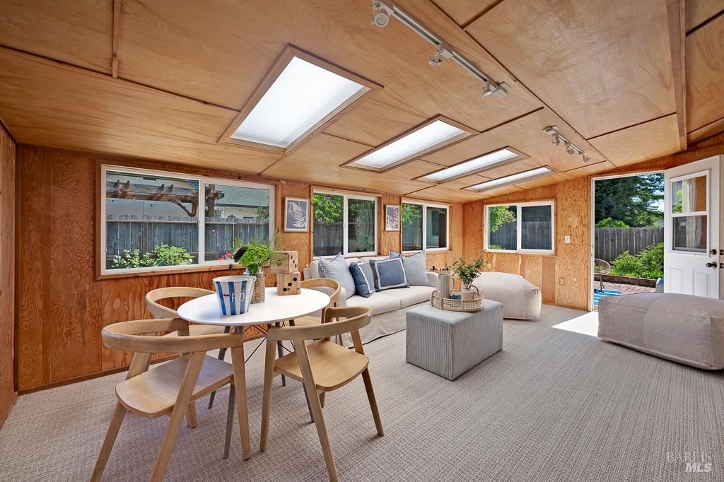 Detail Gallery Image 11 of 37 For 5012 Parkhurst Dr, Santa Rosa,  CA 95409 - 4 Beds | 2 Baths