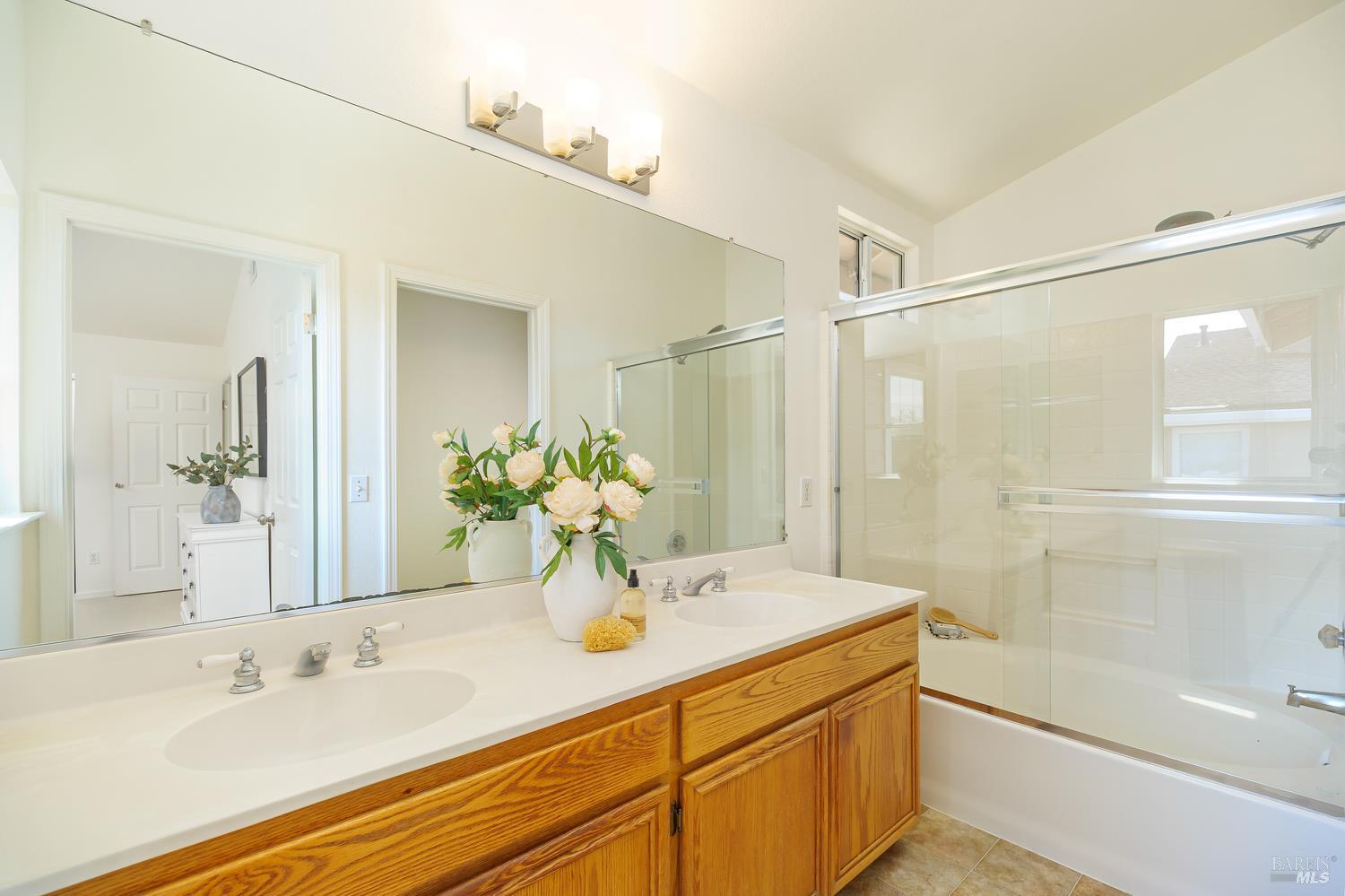Detail Gallery Image 23 of 48 For 717 Weymouth St, Petaluma,  CA 94954 - 3 Beds | 2/1 Baths
