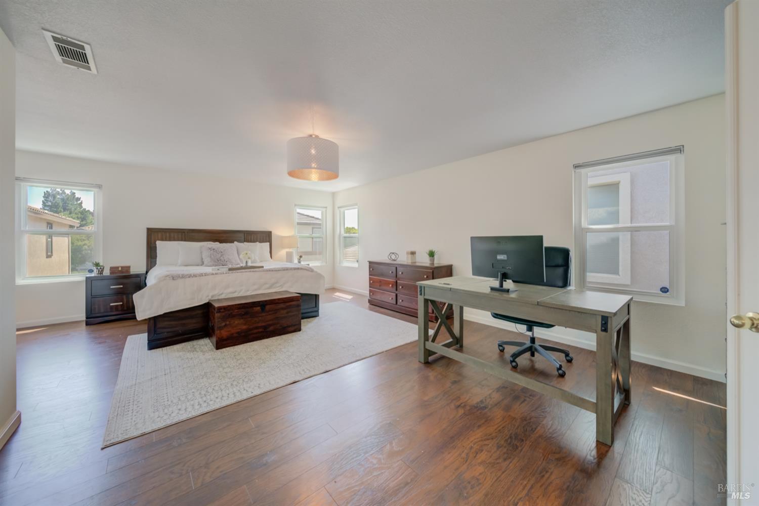 Detail Gallery Image 20 of 52 For 578 Tawny Lake Pl, Fairfield,  CA 94534 - 4 Beds | 2/1 Baths