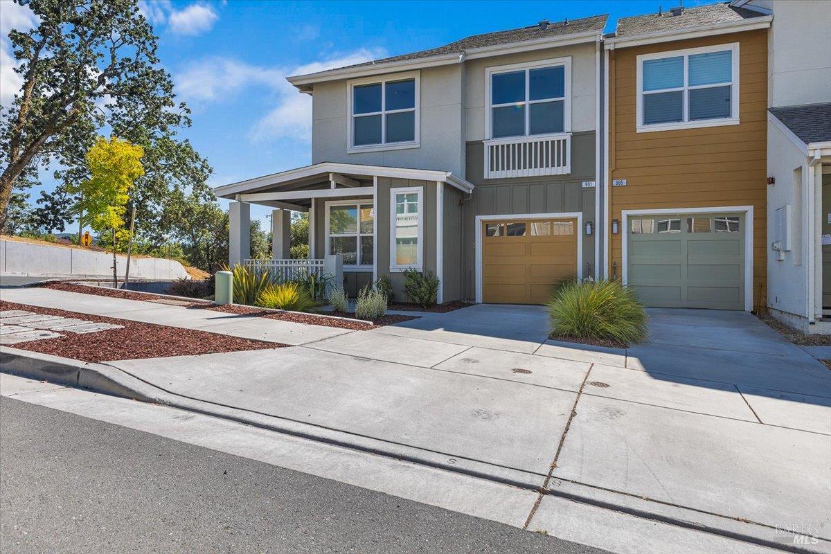 Detail Gallery Image 5 of 35 For 901 Prospect Ave, Santa Rosa,  CA 95409 - 4 Beds | 2/1 Baths