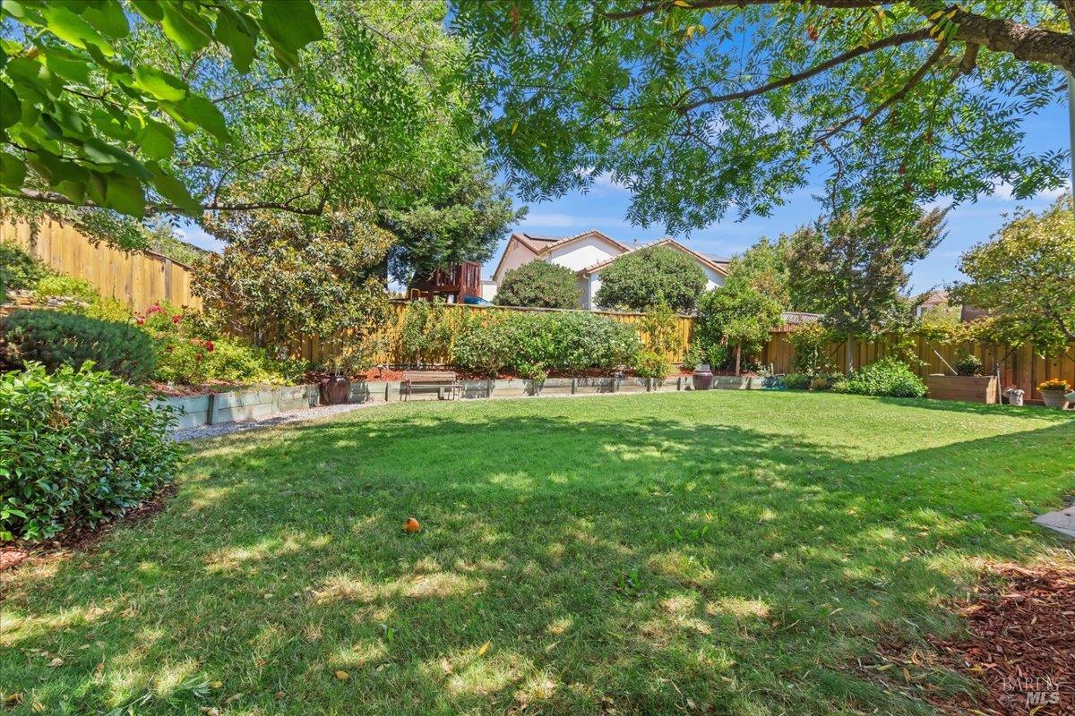 Detail Gallery Image 31 of 34 For 2855 Shelter Hill Dr, Fairfield,  CA 94534 - 4 Beds | 3/1 Baths