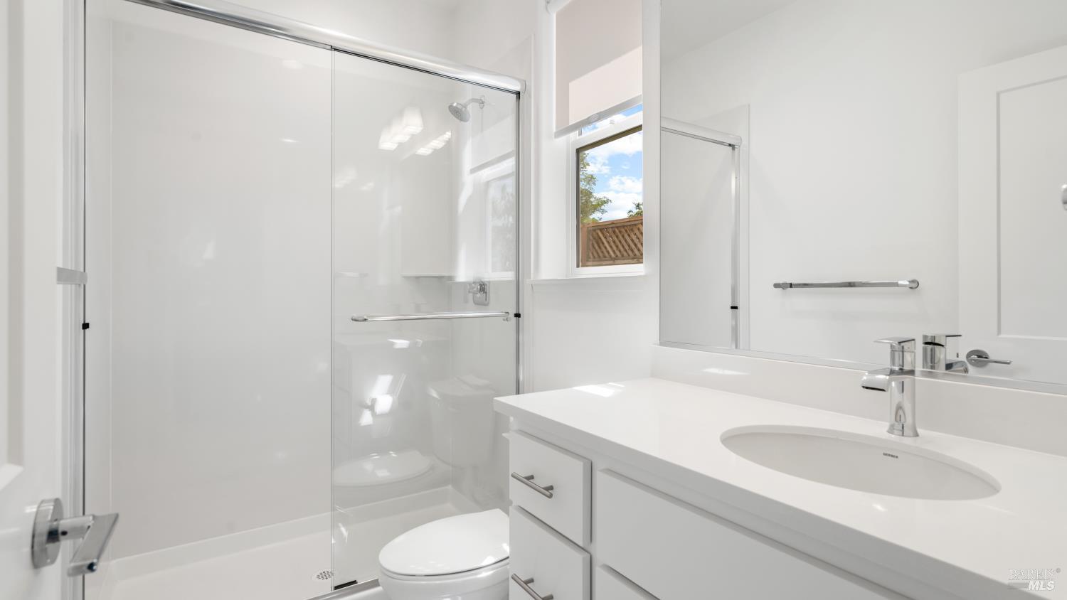 Detail Gallery Image 21 of 81 For 1421 Oak Cir, Rohnert Park,  CA 94928 - 4 Beds | 3/1 Baths