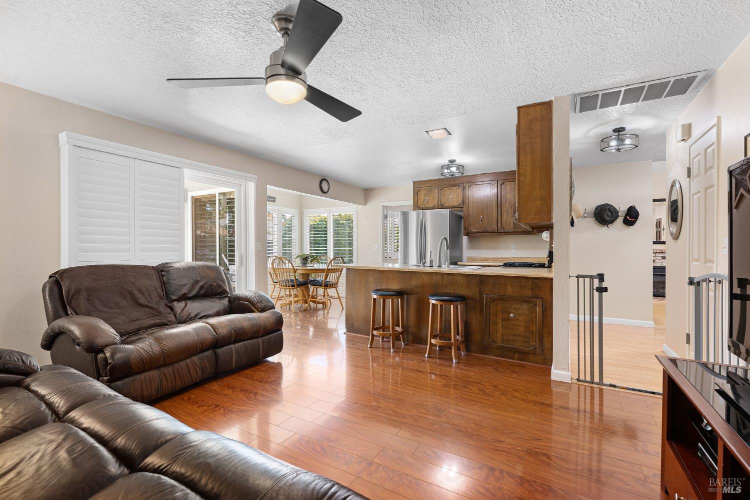 Detail Gallery Image 15 of 43 For 185 Salinas Dr, Vacaville,  CA 95688 - 3 Beds | 2 Baths
