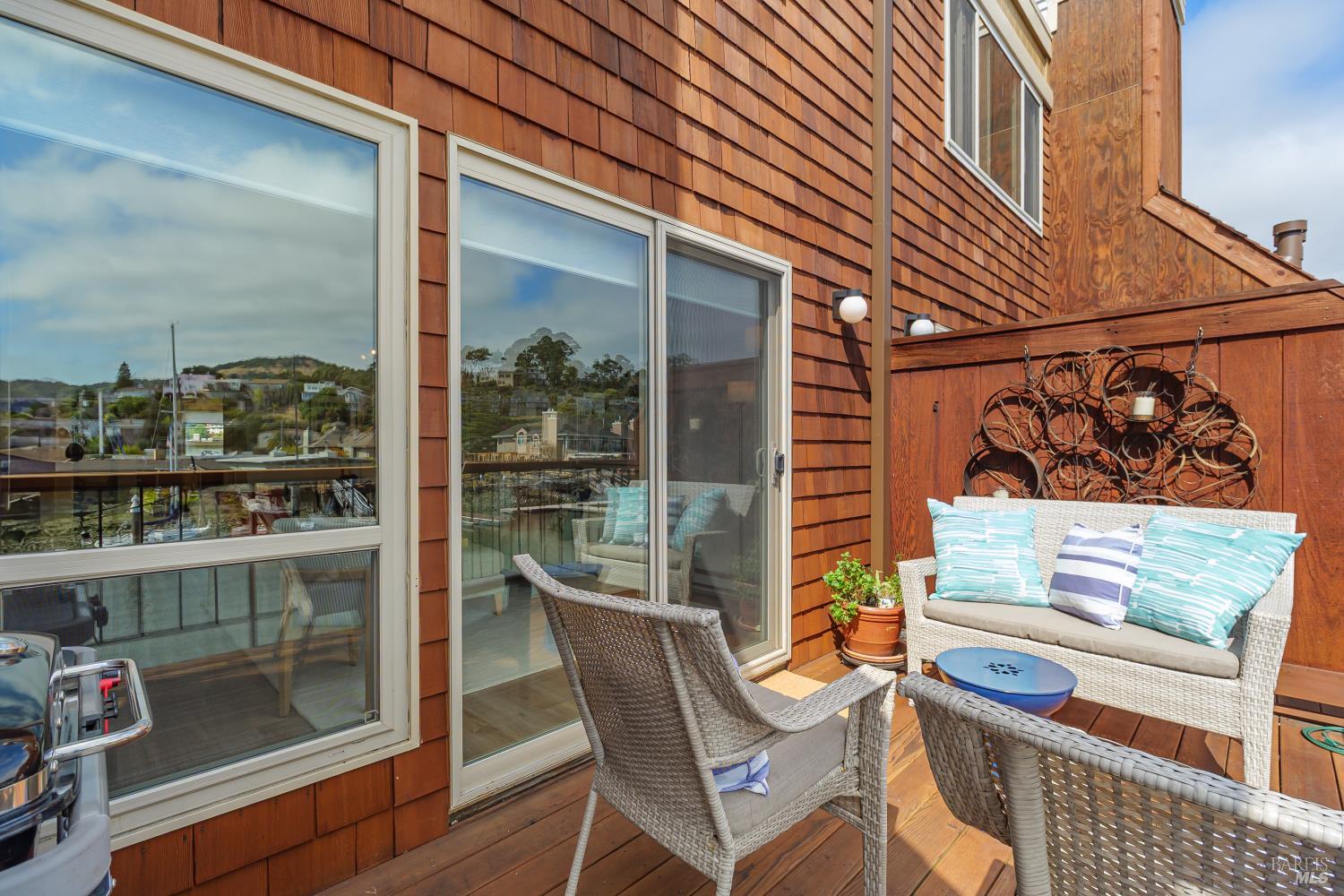 Detail Gallery Image 8 of 33 For 490 Canal St #19,  San Rafael,  CA 94901 - 2 Beds | 1/1 Baths