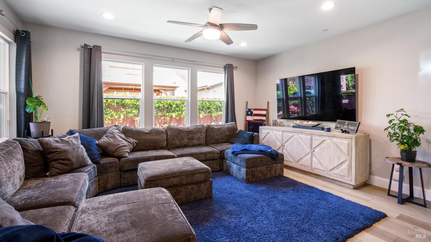 Detail Gallery Image 18 of 51 For 1504 Keats Pl, Rohnert Park,  CA 94928 - 4 Beds | 3 Baths