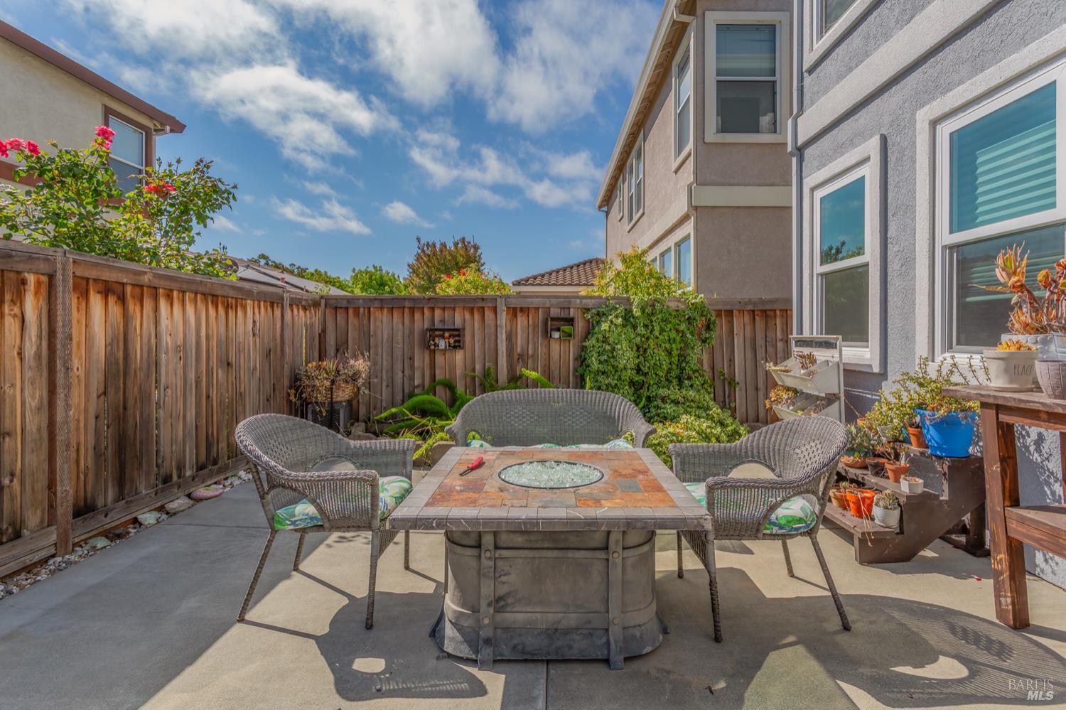 Detail Gallery Image 35 of 52 For 578 Tawny Lake Pl, Fairfield,  CA 94534 - 4 Beds | 2/1 Baths