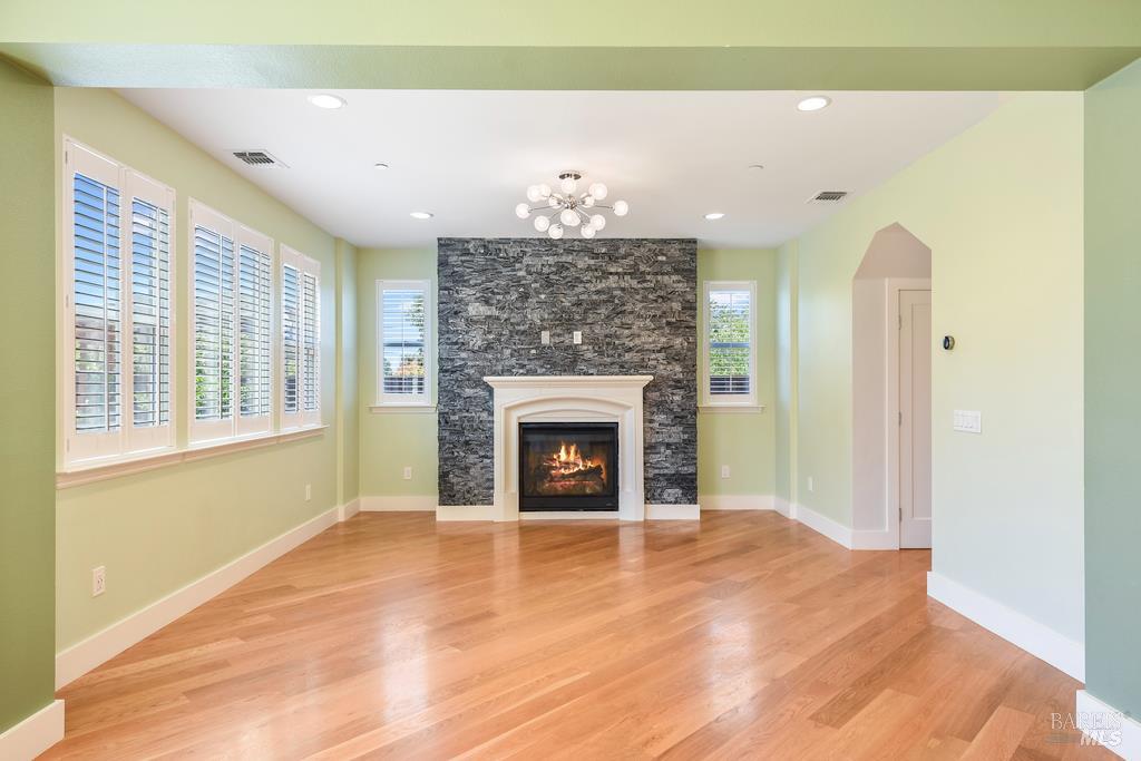 Detail Gallery Image 12 of 29 For 2580 Peterson Creek Dr, Santa Rosa,  CA 95403 - 4 Beds | 3 Baths