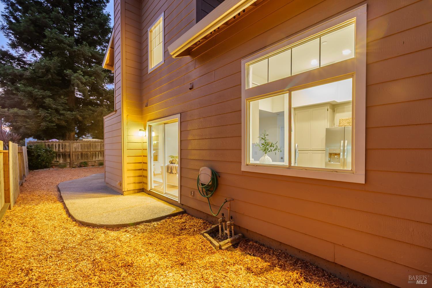 Detail Gallery Image 37 of 48 For 717 Weymouth St, Petaluma,  CA 94954 - 3 Beds | 2/1 Baths