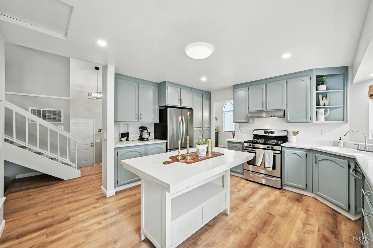 Detail Gallery Image 19 of 54 For 519 Mallory Ave, Windsor,  CA 95492 - 4 Beds | 2/1 Baths