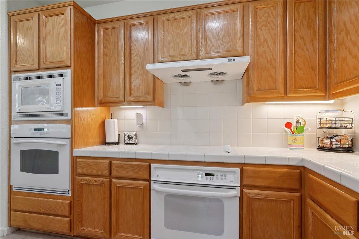 Detail Gallery Image 9 of 34 For 2855 Shelter Hill Dr, Fairfield,  CA 94534 - 4 Beds | 3/1 Baths