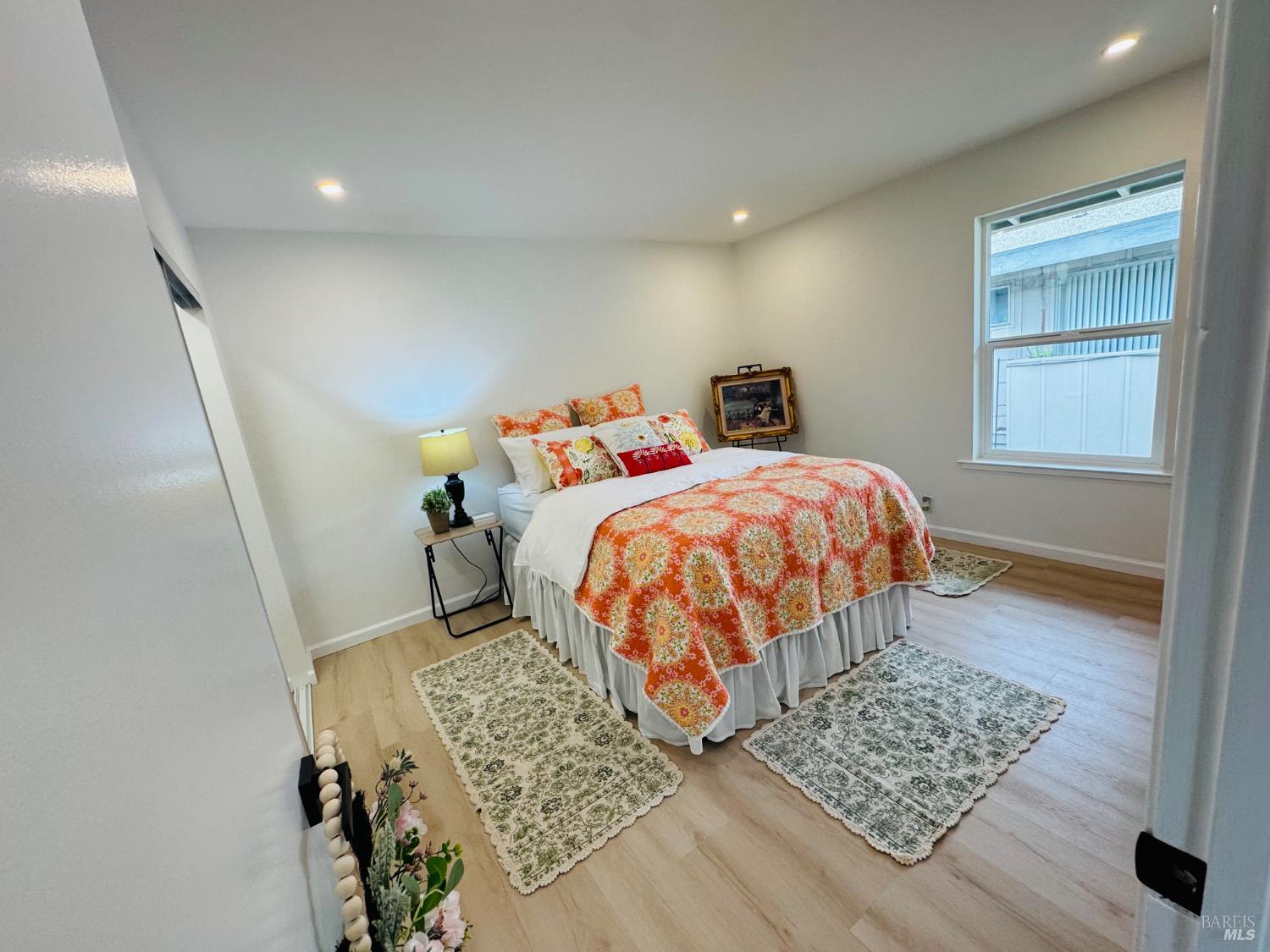 Detail Gallery Image 8 of 17 For 14 Fairfax St, San Rafael,  CA 94901 - 2 Beds | 1/1 Baths