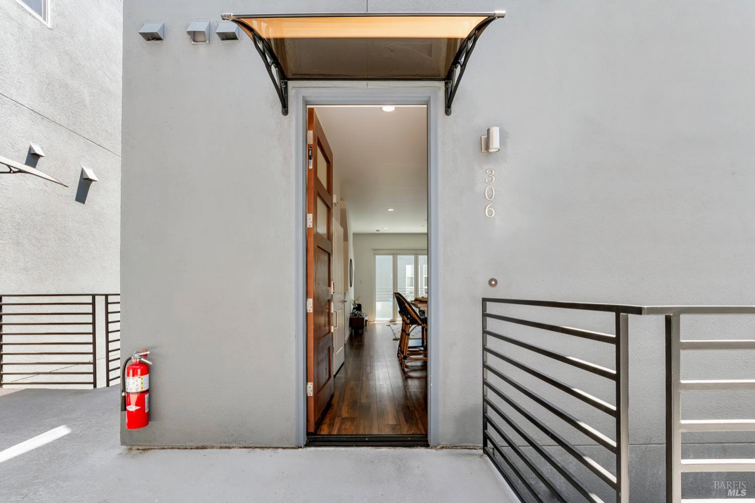 Detail Gallery Image 9 of 51 For 1655 2nd St #306,  Napa,  CA 94559 - 3 Beds | 3/1 Baths