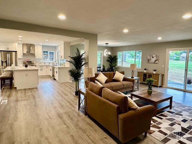 Detail Gallery Image 5 of 21 For 120 Oak Island Cir, Santa Rosa,  CA 95409 - 2 Beds | 2 Baths