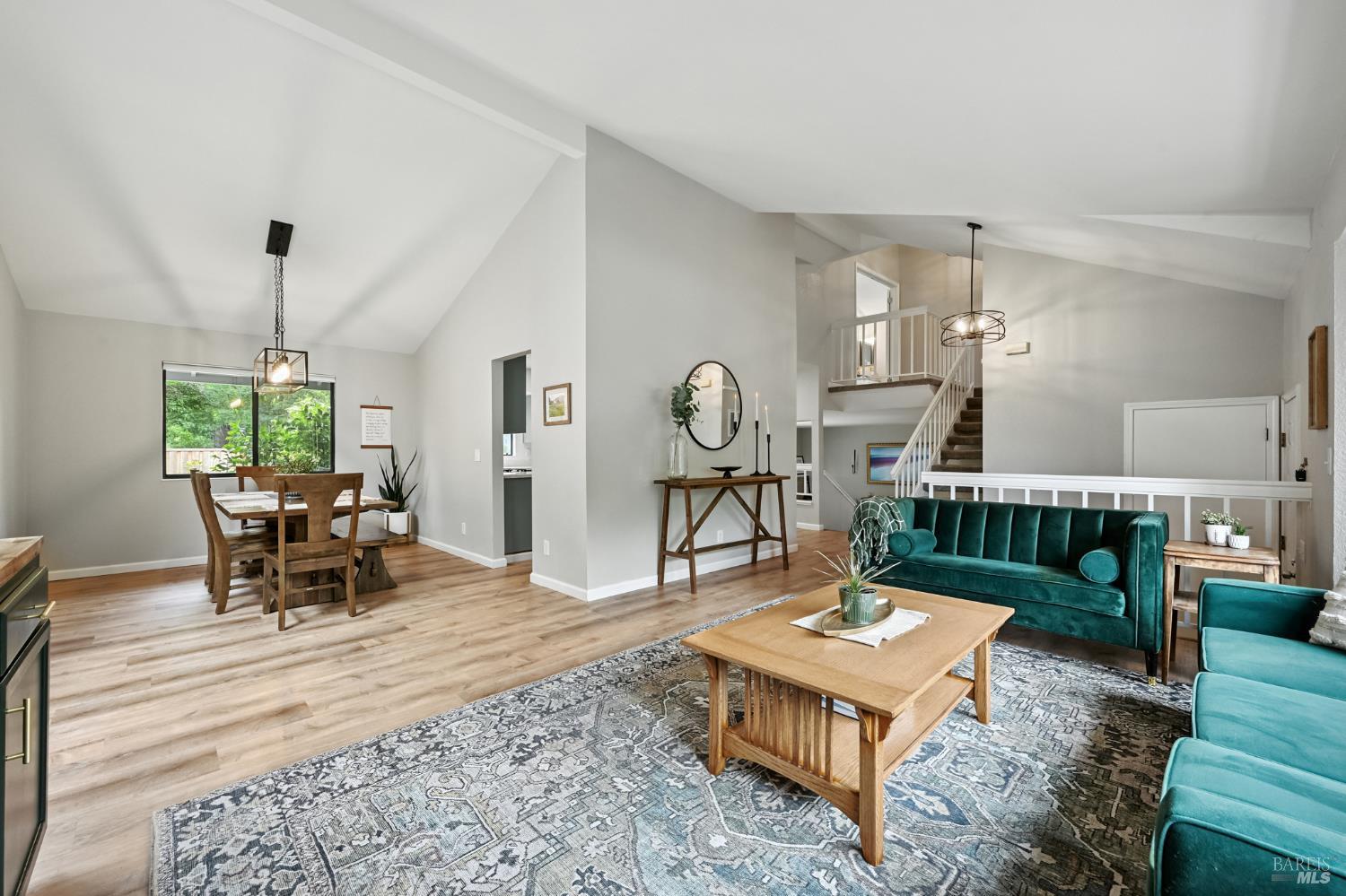 Detail Gallery Image 11 of 54 For 519 Mallory Ave, Windsor,  CA 95492 - 4 Beds | 2/1 Baths