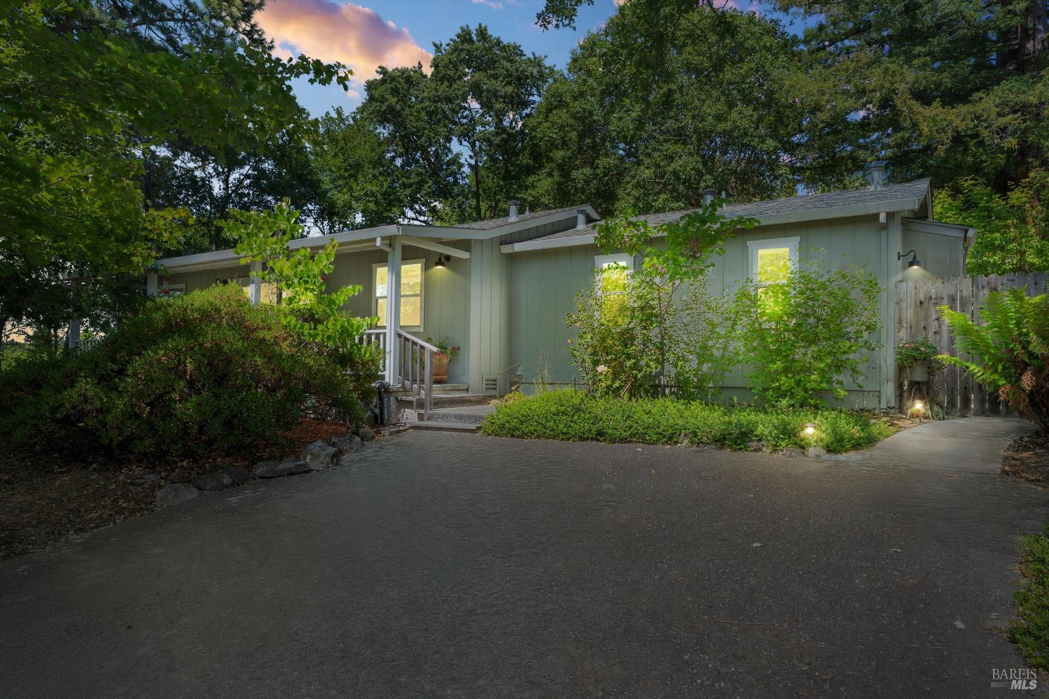 Detail Gallery Image 9 of 52 For 4165 Shook Rd, Sebastopol,  CA 95472 - 3 Beds | 2 Baths