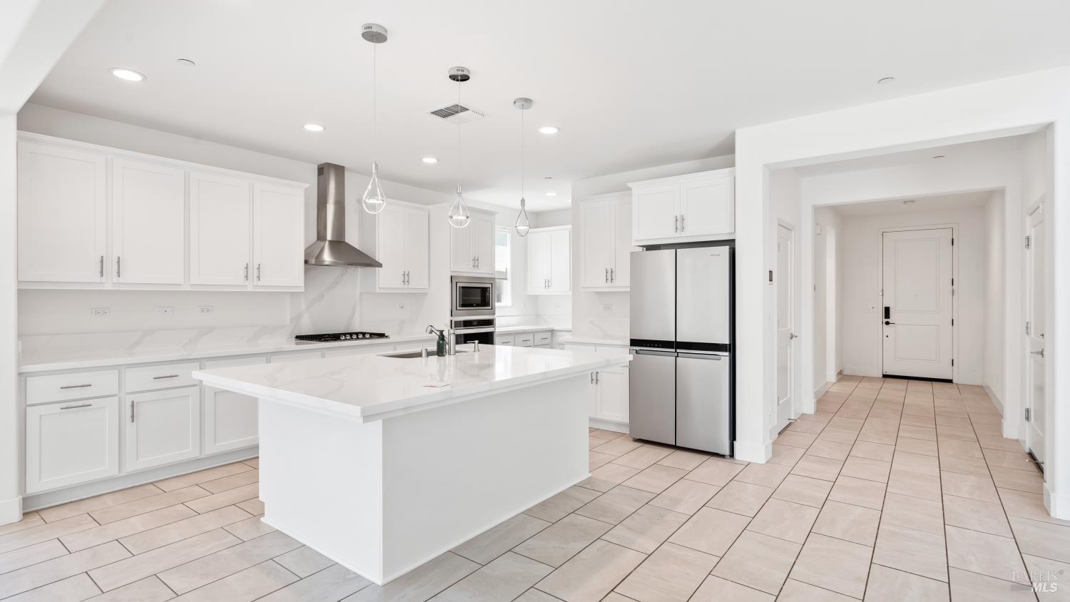 Detail Gallery Image 8 of 81 For 1421 Oak Cir, Rohnert Park,  CA 94928 - 4 Beds | 3/1 Baths