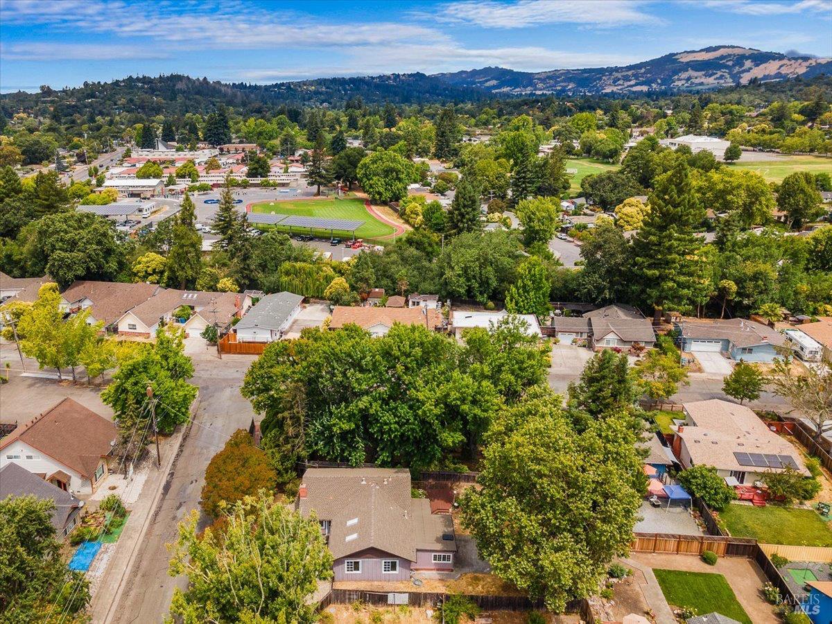 Detail Gallery Image 33 of 37 For 1146 Evans Dr, Santa Rosa,  CA 95405 - 4 Beds | 2 Baths