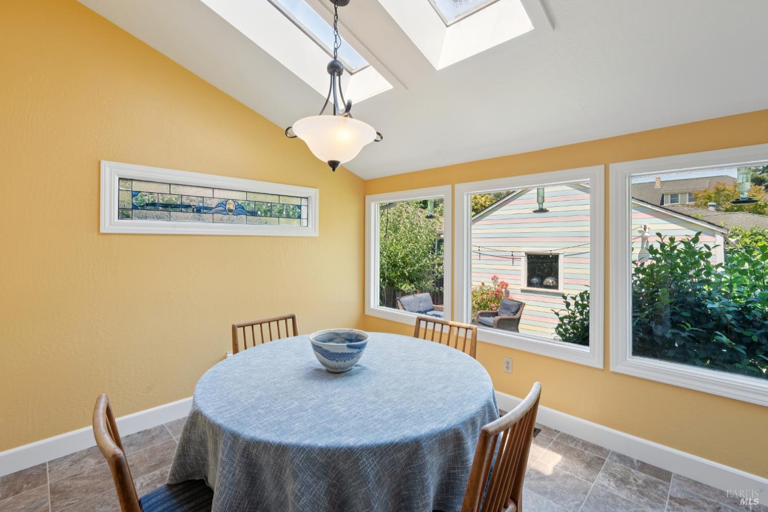 Detail Gallery Image 23 of 56 For 539 Benton St, Santa Rosa,  CA 95404 - 4 Beds | 2 Baths