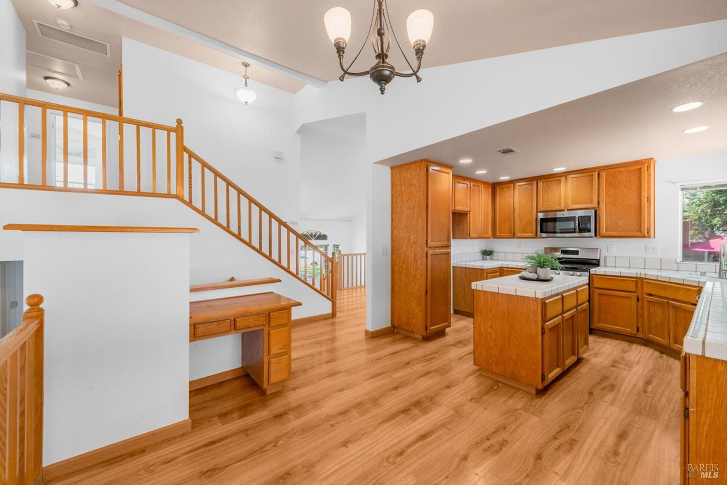 Detail Gallery Image 13 of 48 For 119 Lighthouse Way, Vacaville,  CA 95688 - 4 Beds | 3 Baths