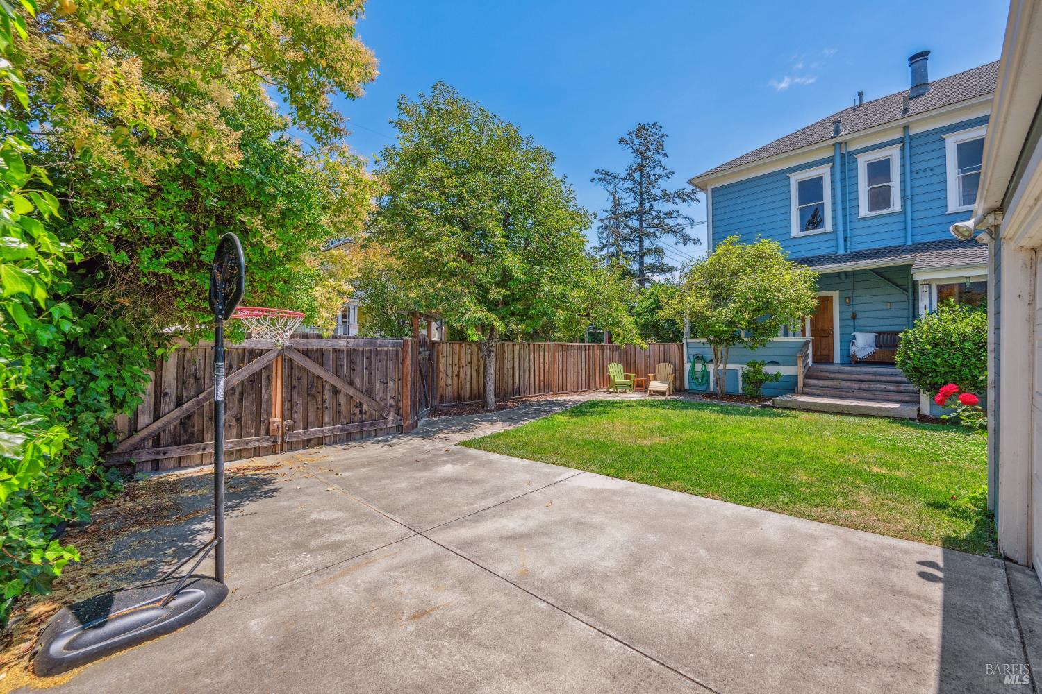 Detail Gallery Image 48 of 56 For 539 Benton St, Santa Rosa,  CA 95404 - 4 Beds | 2 Baths