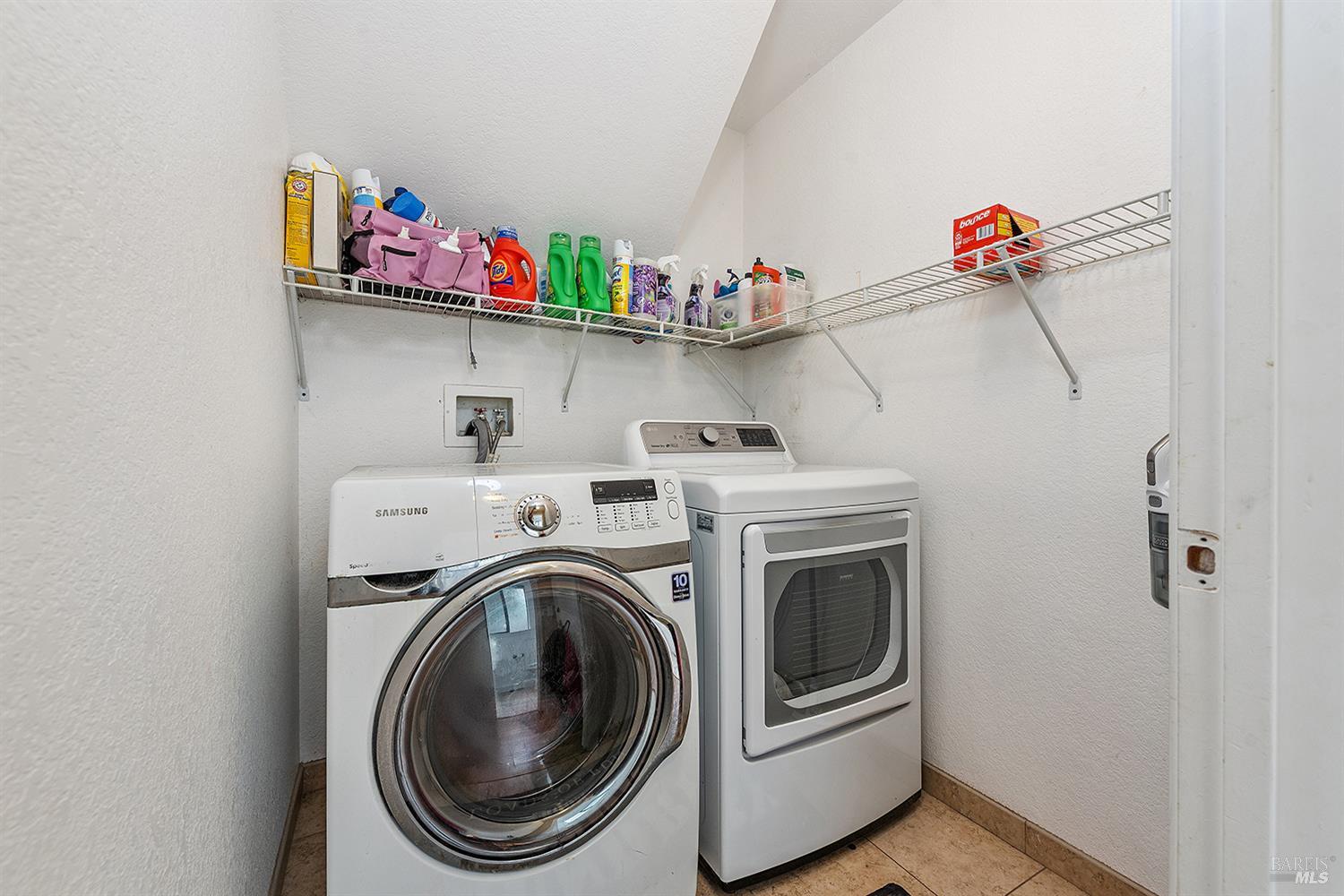 Detail Gallery Image 20 of 40 For 1180 Wieling Way, Petaluma,  CA 94954 - 3 Beds | 2/1 Baths