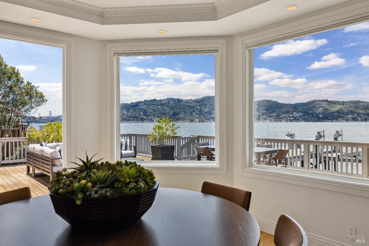 Detail Gallery Image 8 of 60 For 21 W Shore Rd, Belvedere Tiburon,  CA 94920 - 3 Beds | 3/1 Baths