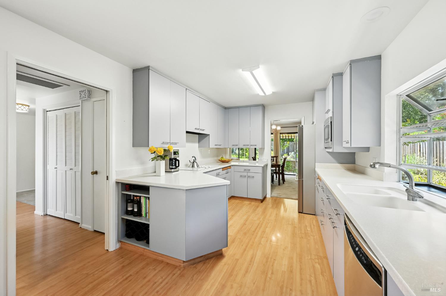 Detail Gallery Image 13 of 42 For 6840 Oakmont Dr, Santa Rosa,  CA 95409 - 4 Beds | 2 Baths