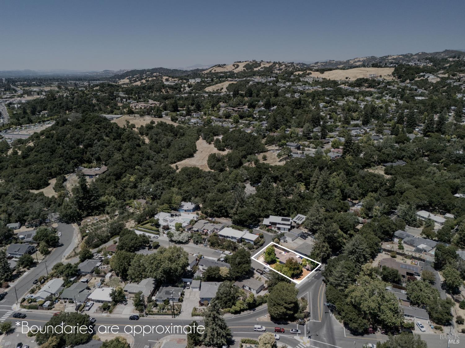Detail Gallery Image 9 of 10 For 689 Plum Dr, Santa Rosa,  CA 95404 - – Beds | – Baths