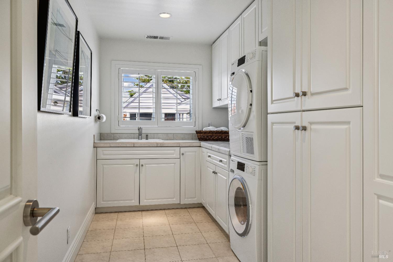 Detail Gallery Image 47 of 60 For 21 W Shore Rd, Belvedere Tiburon,  CA 94920 - 3 Beds | 3/1 Baths