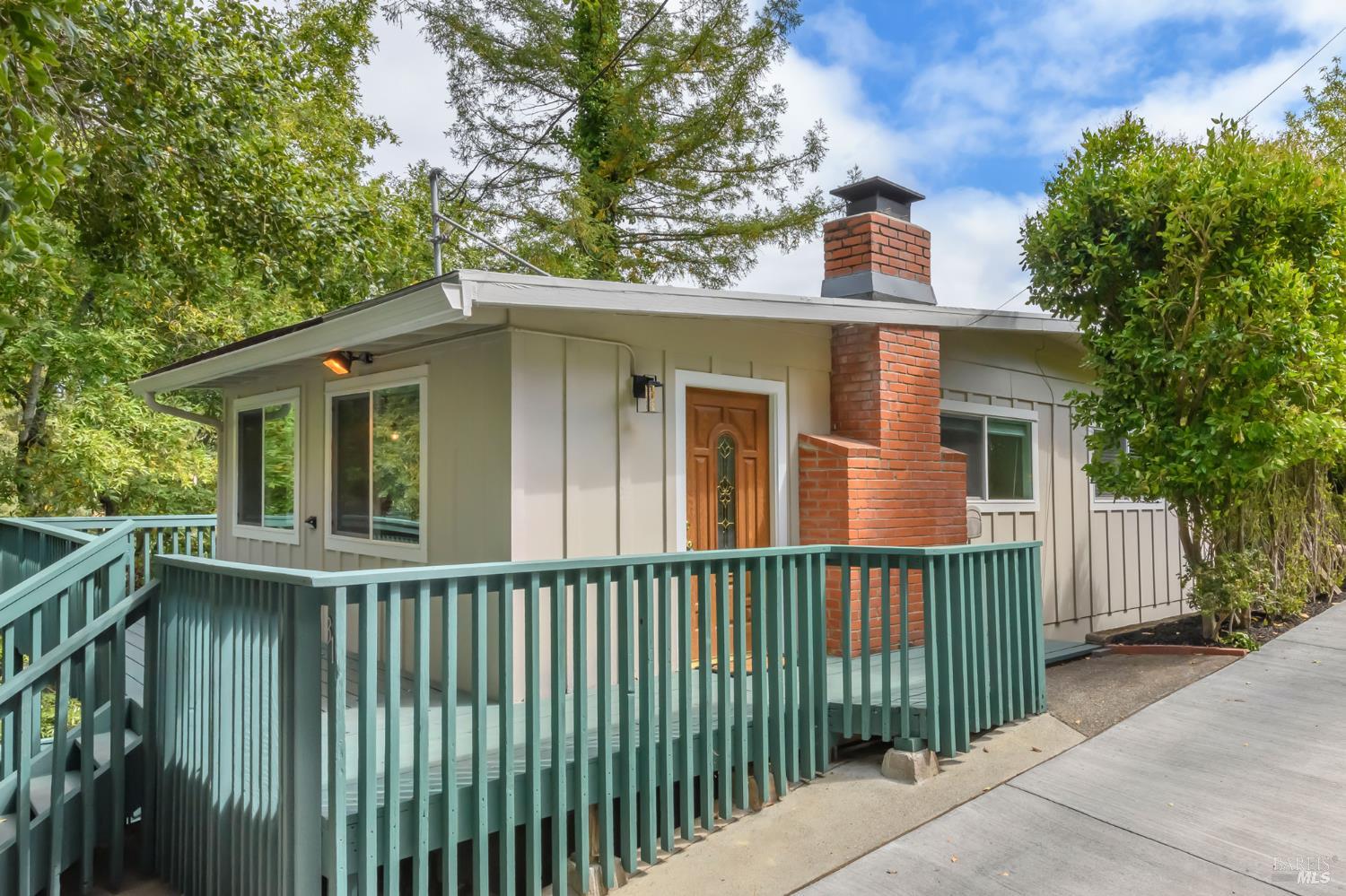 Detail Gallery Image 4 of 32 For 31 Glen Ave, San Rafael,  CA 94901 - 3 Beds | 2 Baths