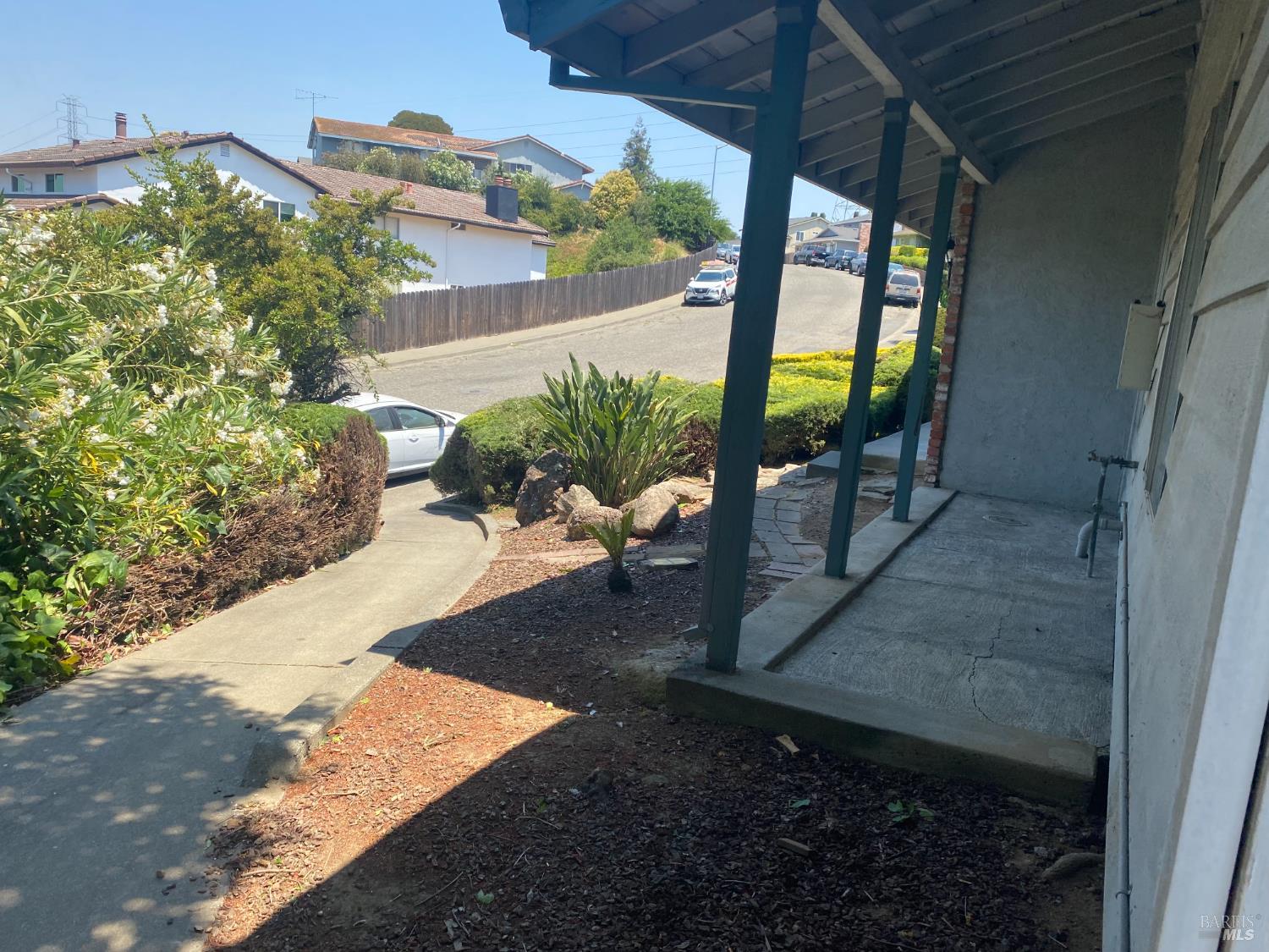 Detail Gallery Image 4 of 12 For 701 Pope Dr, Vallejo,  CA 94591 - 3 Beds | 2 Baths