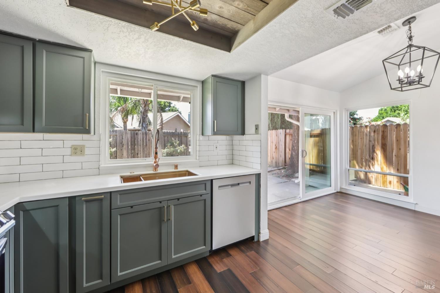 Detail Gallery Image 12 of 32 For 309 Nancy Ln, Vacaville,  CA 95687 - 3 Beds | 2 Baths
