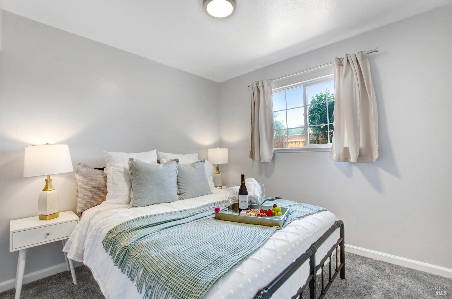 Detail Gallery Image 7 of 36 For 2721 Comanche St, Santa Rosa,  CA 95403 - 3 Beds | 2 Baths