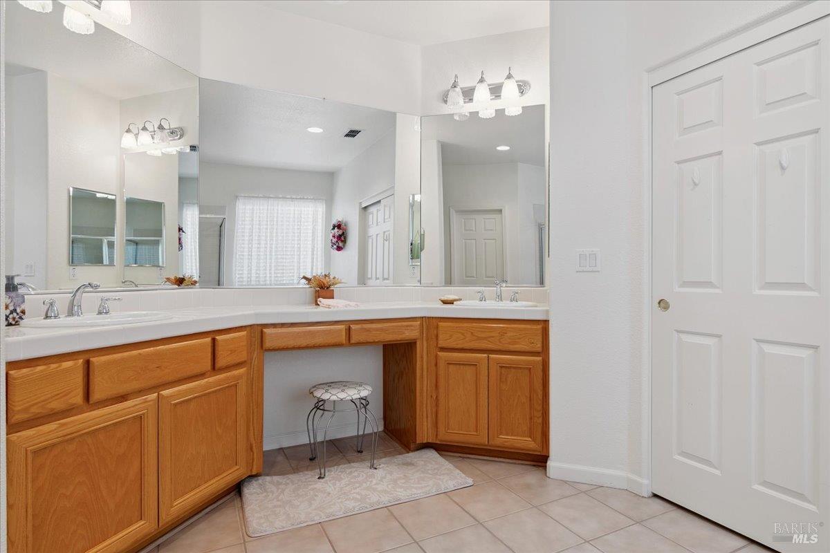 Detail Gallery Image 17 of 34 For 2855 Shelter Hill Dr, Fairfield,  CA 94534 - 4 Beds | 3/1 Baths