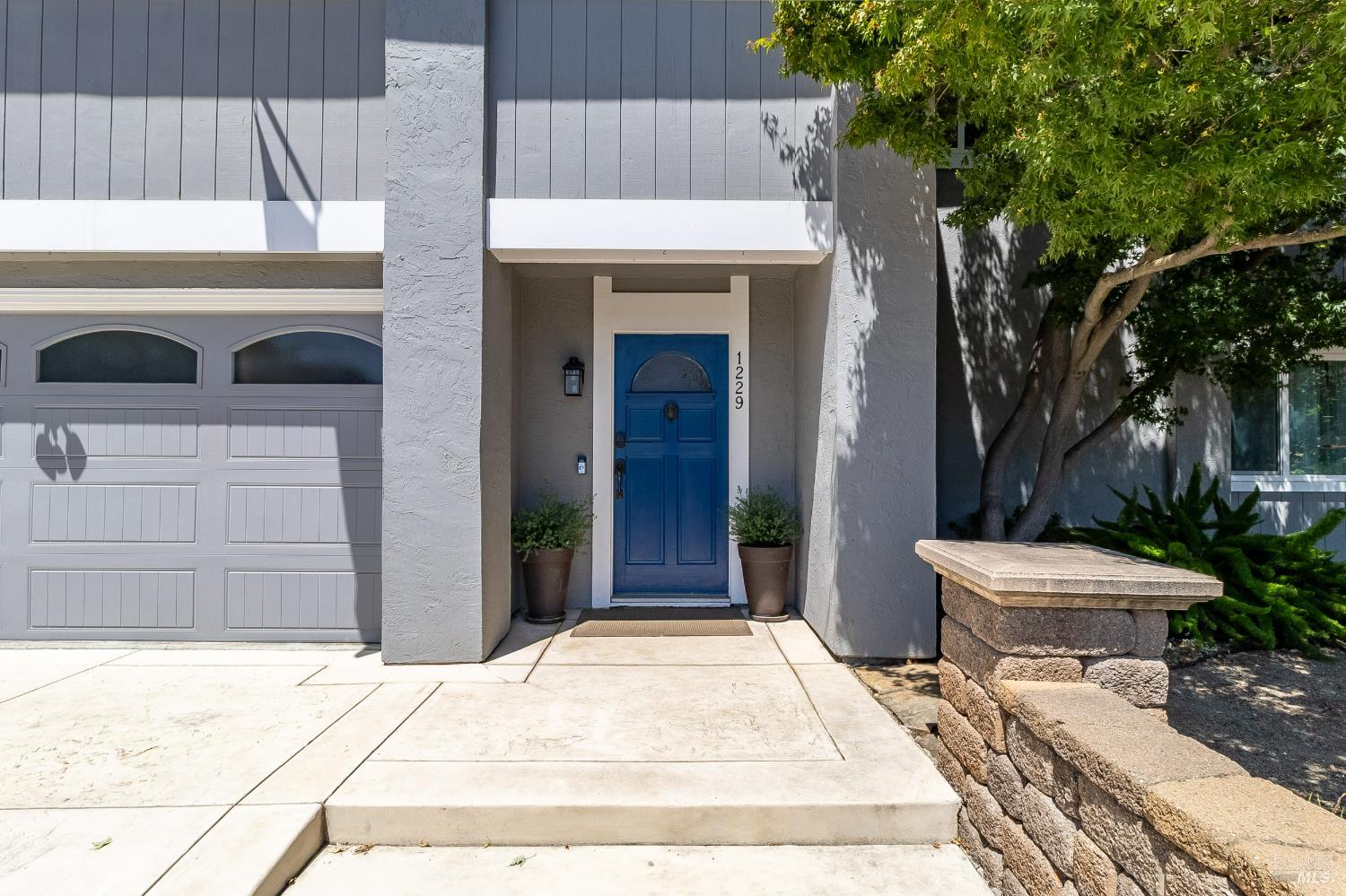 Detail Gallery Image 6 of 54 For 1229 Monte Vista Ct, Benicia,  CA 94510 - 4 Beds | 3 Baths