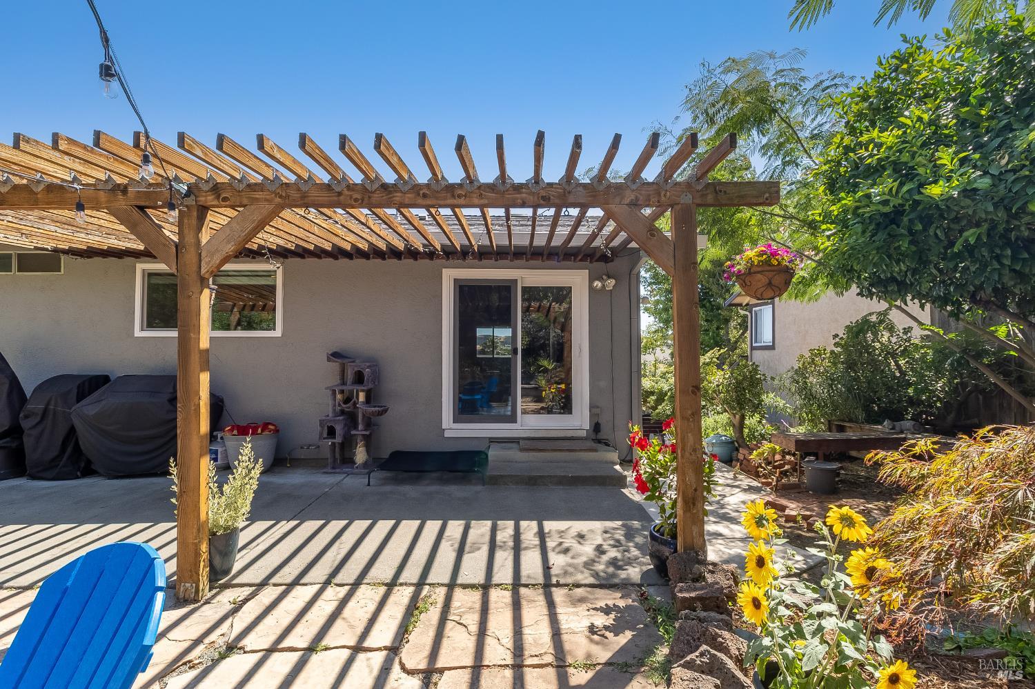 Detail Gallery Image 37 of 54 For 1229 Monte Vista Ct, Benicia,  CA 94510 - 4 Beds | 3 Baths