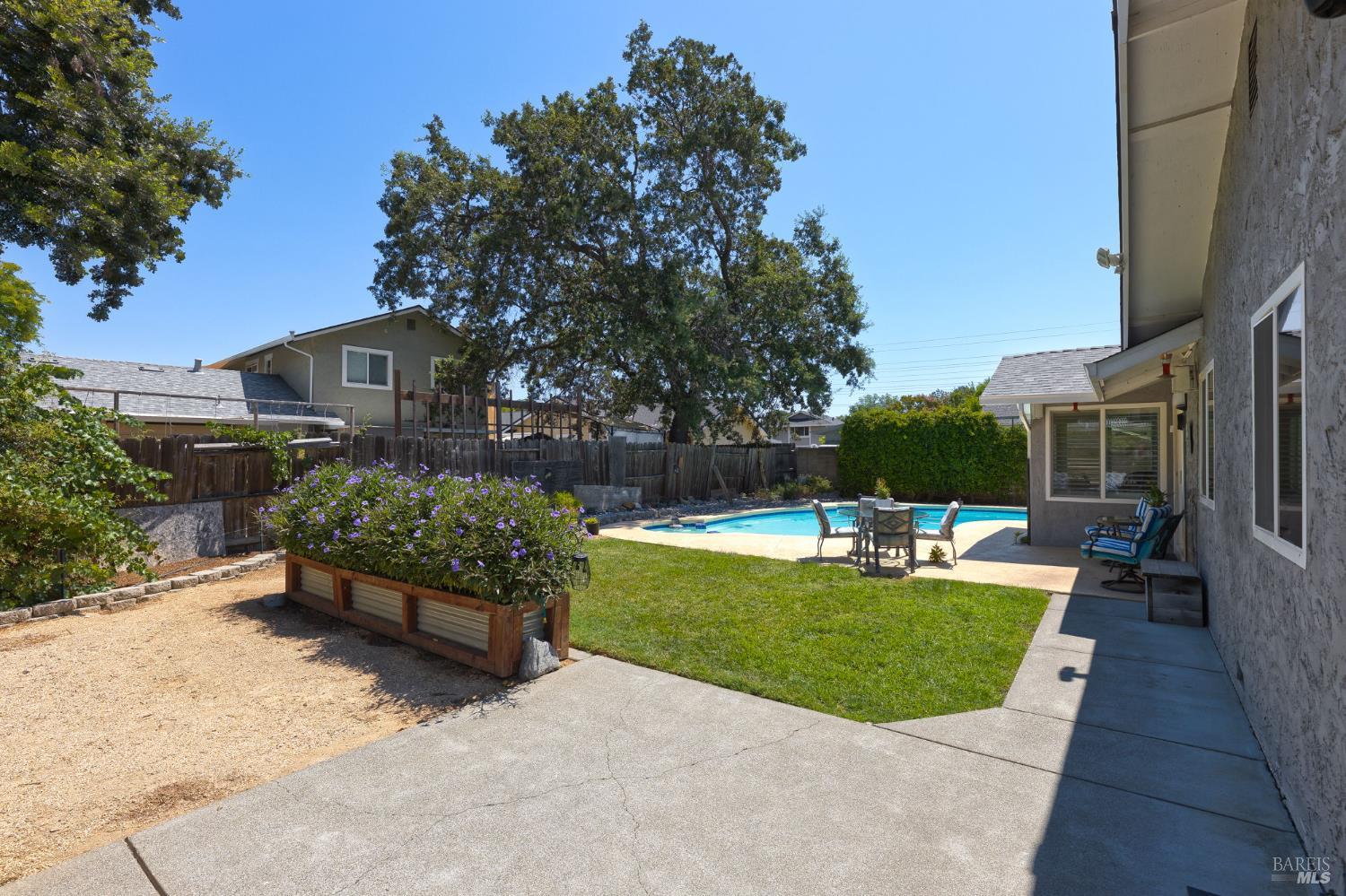 Detail Gallery Image 30 of 43 For 185 Salinas Dr, Vacaville,  CA 95688 - 3 Beds | 2 Baths