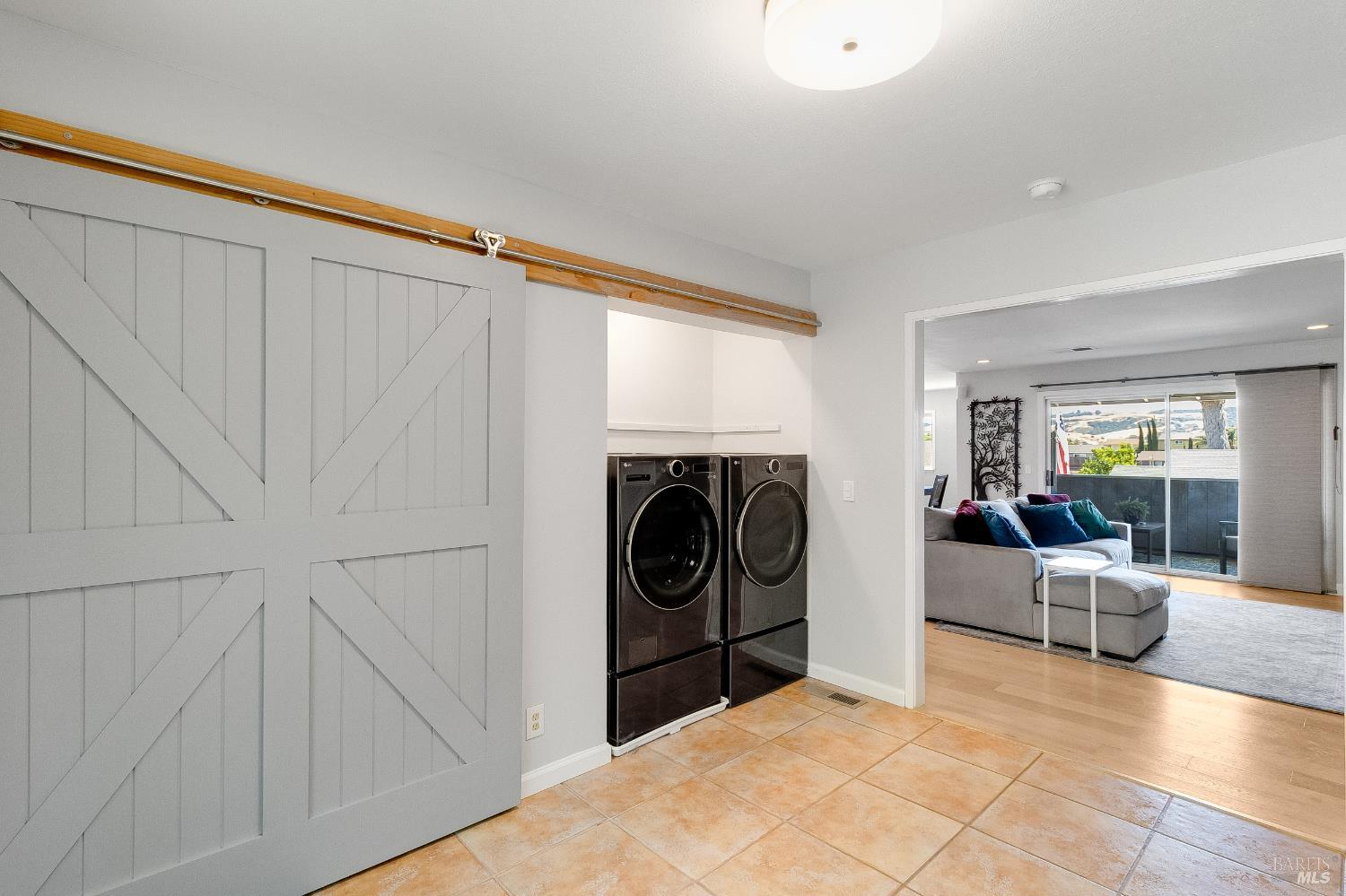 Detail Gallery Image 34 of 54 For 1229 Monte Vista Ct, Benicia,  CA 94510 - 4 Beds | 3 Baths