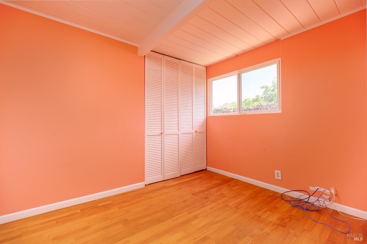 Detail Gallery Image 15 of 32 For 2077 Huckleberry Rd, San Rafael,  CA 94903 - 5 Beds | 2 Baths