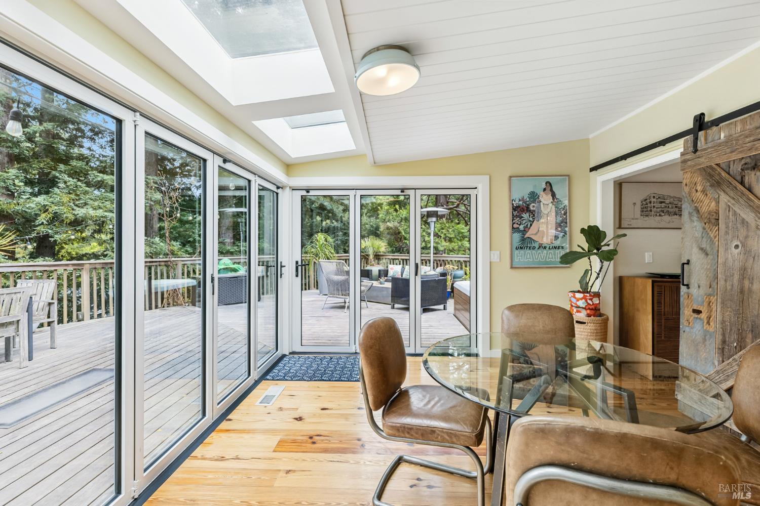 Detail Gallery Image 23 of 63 For 31 Glen Dr, Mill Valley,  CA 94941 - 4 Beds | 4 Baths