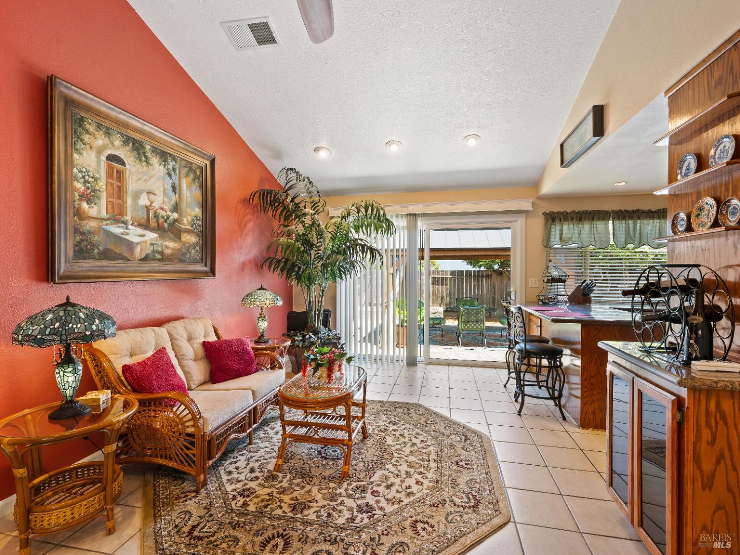 Detail Gallery Image 4 of 47 For 1512 Mayflower Pl, Santa Rosa,  CA 95403 - 3 Beds | 2 Baths