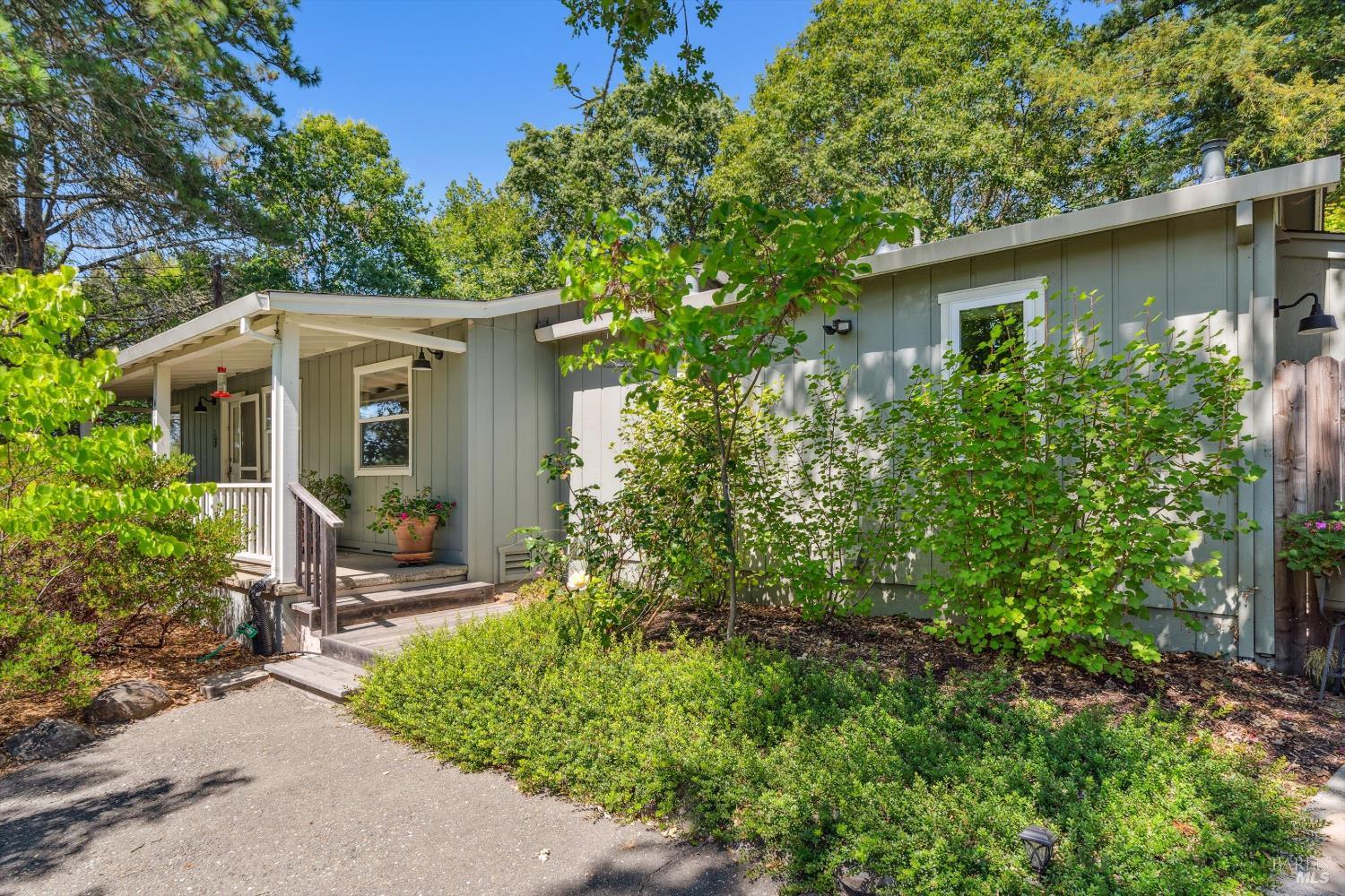 Detail Gallery Image 2 of 52 For 4165 Shook Rd, Sebastopol,  CA 95472 - 3 Beds | 2 Baths