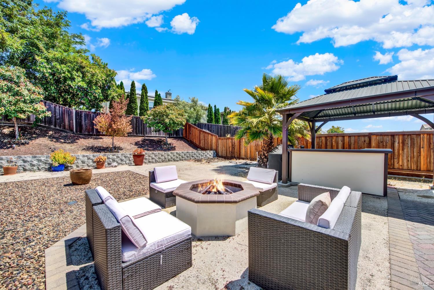 Detail Gallery Image 7 of 94 For 505 Arguello Dr, Benicia,  CA 94510 - 4 Beds | 3 Baths