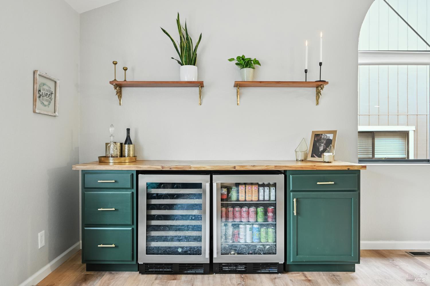 Detail Gallery Image 9 of 54 For 519 Mallory Ave, Windsor,  CA 95492 - 4 Beds | 2/1 Baths
