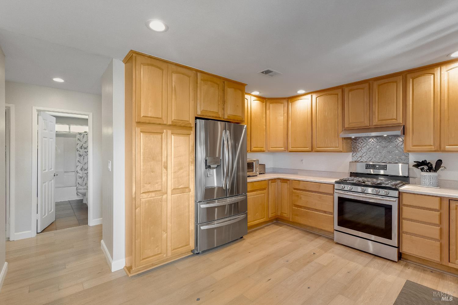 Detail Gallery Image 22 of 54 For 1229 Monte Vista Ct, Benicia,  CA 94510 - 4 Beds | 3 Baths