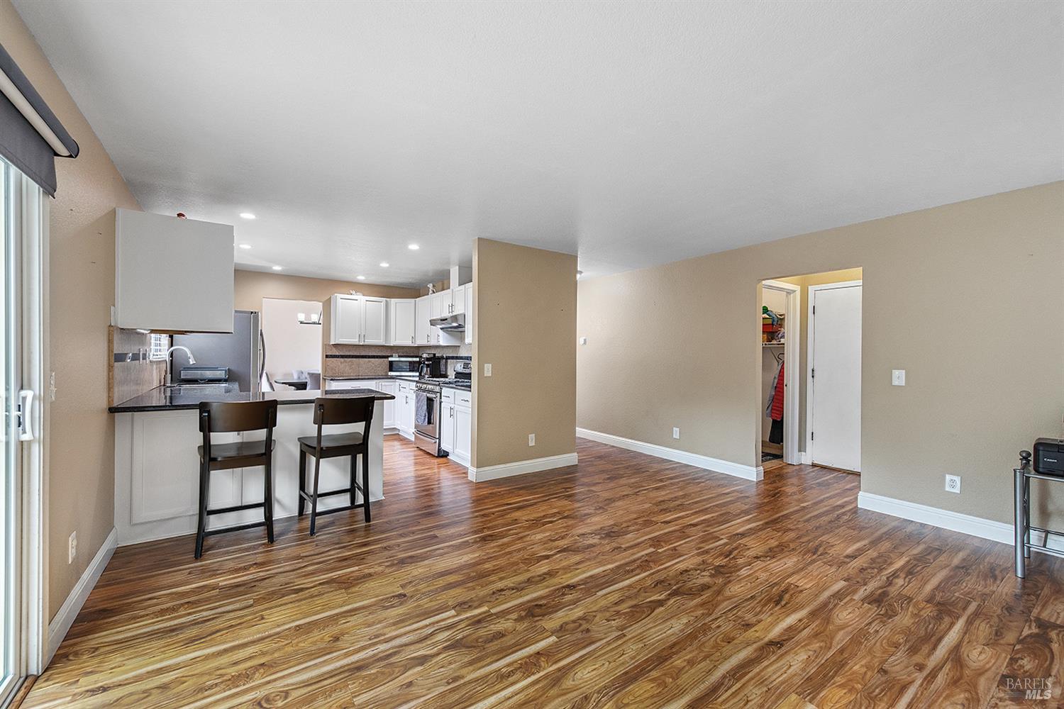 Detail Gallery Image 15 of 40 For 1180 Wieling Way, Petaluma,  CA 94954 - 3 Beds | 2/1 Baths
