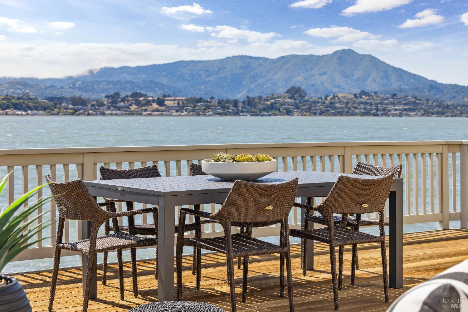 Detail Gallery Image 54 of 60 For 21 W Shore Rd, Belvedere Tiburon,  CA 94920 - 3 Beds | 3/1 Baths