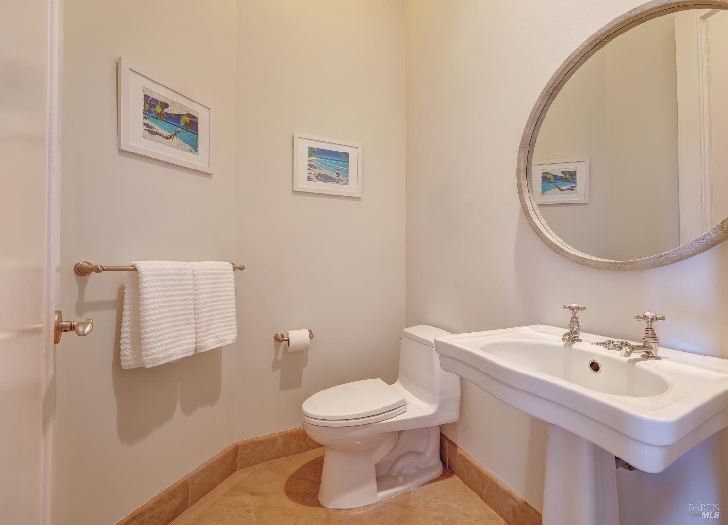 Detail Gallery Image 31 of 44 For 220 Jamaica St, Tiburon,  CA 94920 - 4 Beds | 2/1 Baths