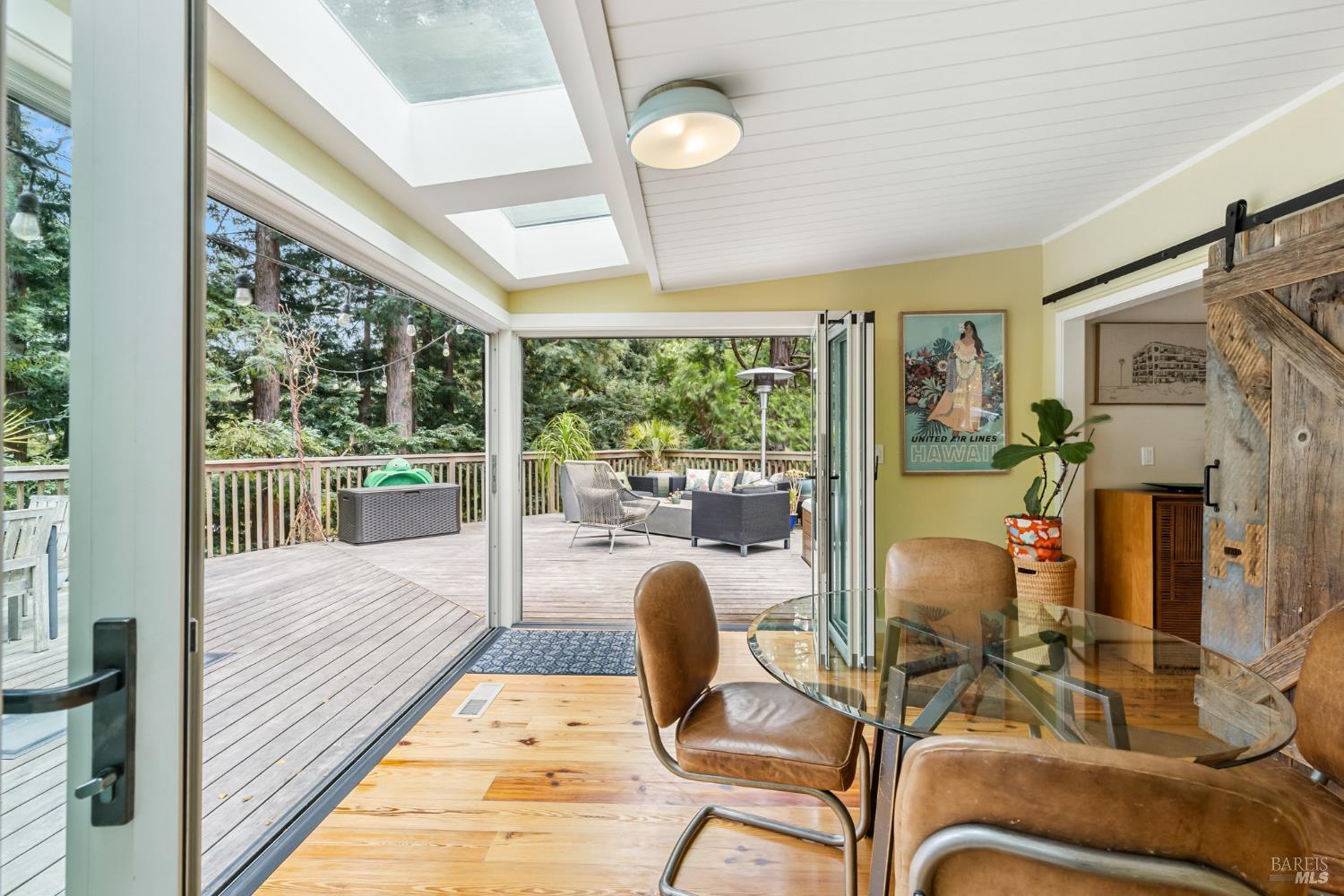 Detail Gallery Image 22 of 63 For 31 Glen Dr, Mill Valley,  CA 94941 - 4 Beds | 4 Baths